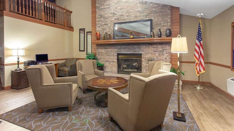 <b>AmericInn by Wyndham Hutchinson Lobby</b>. Images powered by <a href="https://iceportal.shijigroup.com/" title="IcePortal" target="_blank">IcePortal</a>.