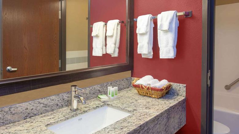 <b>AmericInn by Wyndham Hutchinson Room</b>. Images powered by <a href="https://iceportal.shijigroup.com/" title="IcePortal" target="_blank">IcePortal</a>.