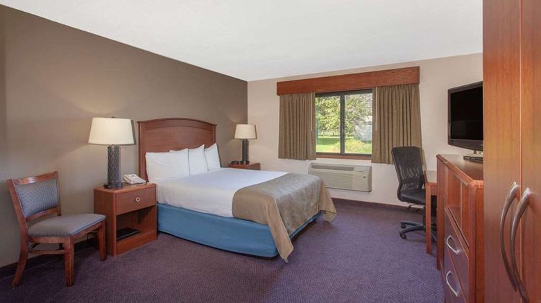 <b>AmericInn by Wyndham Hutchinson Room</b>. Images powered by <a href="https://iceportal.shijigroup.com/" title="IcePortal" target="_blank">IcePortal</a>.