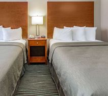 AmericInn by Wyndham Des Moines Room