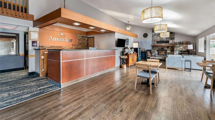AmericInn by Wyndham Cloquet Lobby