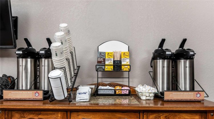 AmericInn by Wyndham Cloquet Restaurant