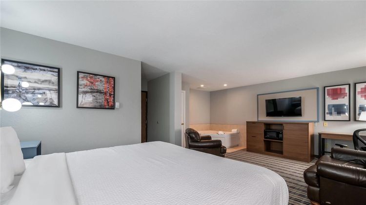 AmericInn by Wyndham Cloquet Suite
