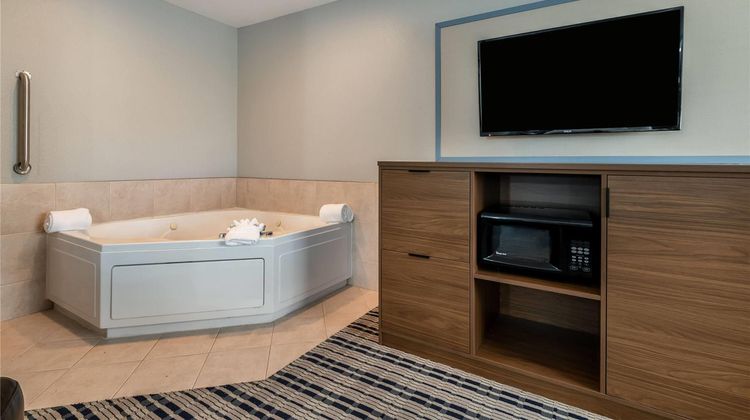 AmericInn by Wyndham Cloquet Suite