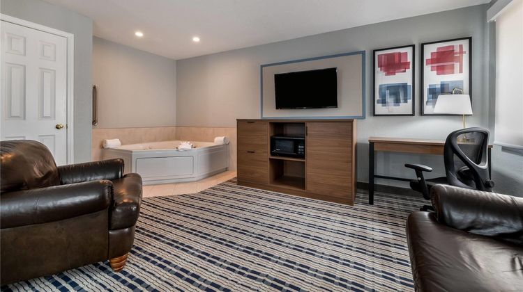 AmericInn by Wyndham Cloquet Suite