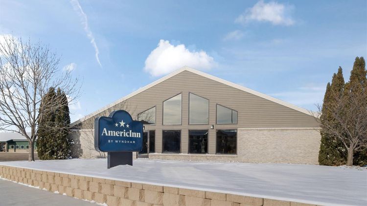 AmericInn by Wyndham Valley City Conf Ct Exterior