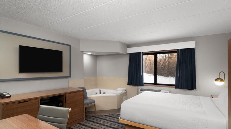 AmericInn by Wyndham Tofte-Lake Superior Suite