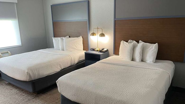 <b>AmericInn by Wyndham Ankeny Room</b>. Images powered by <a href="https://iceportal.shijigroup.com/" title="IcePortal" target="_blank">IcePortal</a>.