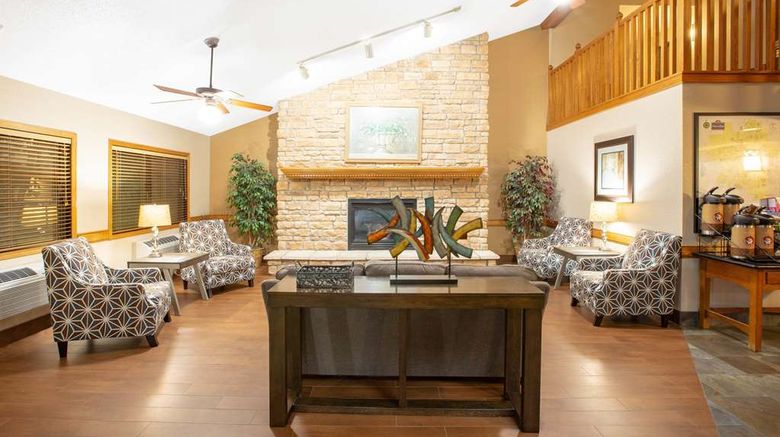 <b>AmericInn by Wyndham Ankeny Lobby</b>. Images powered by <a href="https://iceportal.shijigroup.com/" title="IcePortal" target="_blank">IcePortal</a>.