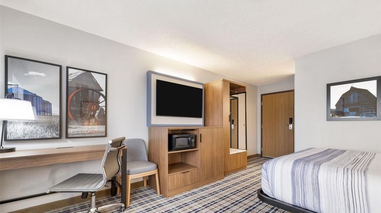 <b>AmericInn by Wyndham Bismarck Room</b>. Images powered by <a href="https://iceportal.shijigroup.com/" title="IcePortal" target="_blank">IcePortal</a>.