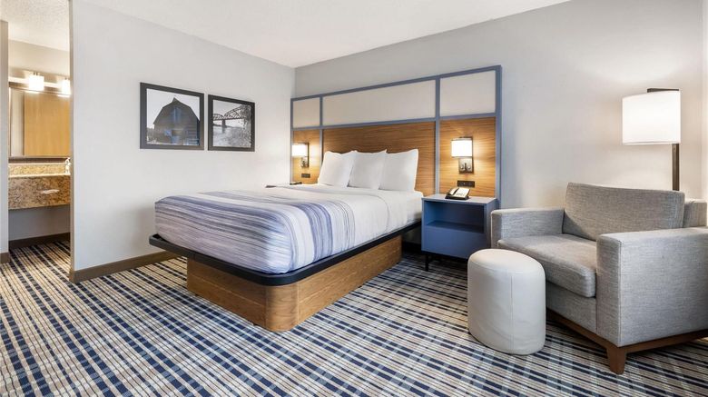 <b>AmericInn by Wyndham Bismarck Room</b>. Images powered by <a href="https://iceportal.shijigroup.com/" title="IcePortal" target="_blank">IcePortal</a>.