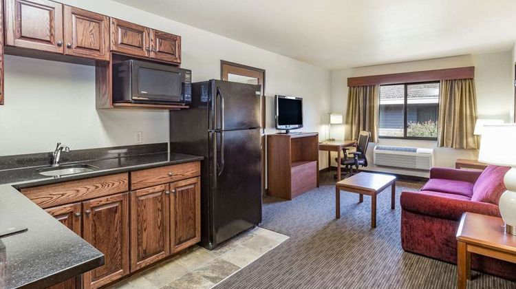 AmericInn by Wyndham Medora Suite
