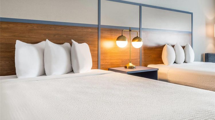 AmericInn by Wyndham Mounds View Room