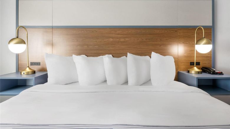 <b>AmericInn by Wyndham Aberdeen Room</b>. Images powered by <a href="https://iceportal.shijigroup.com/" title="IcePortal" target="_blank">IcePortal</a>.
