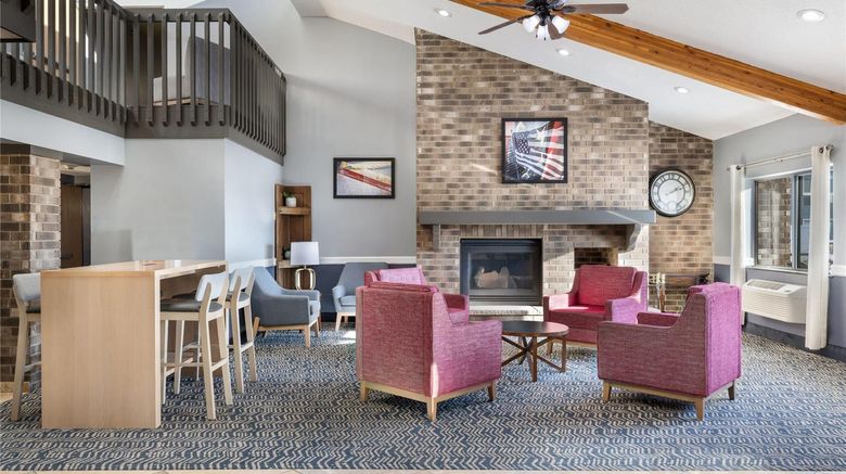 <b>AmericInn by Wyndham Aberdeen Lobby</b>. Images powered by <a href="https://iceportal.shijigroup.com/" title="IcePortal" target="_blank">IcePortal</a>.