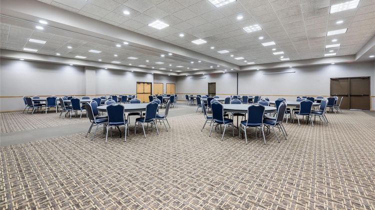 AmericInn by Wyndham Aberdeen Meeting