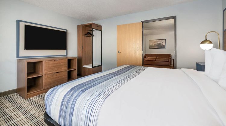 AmericInn by Wyndham Aberdeen Suite