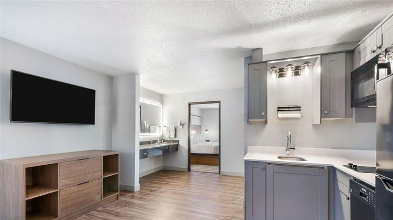 <b>AmericInn by Wyndham Aberdeen Suite</b>. Images powered by <a href="https://iceportal.shijigroup.com/" title="IcePortal" target="_blank">IcePortal</a>.