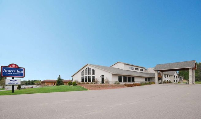 AmericInn by Wyndham Merrill Exterior