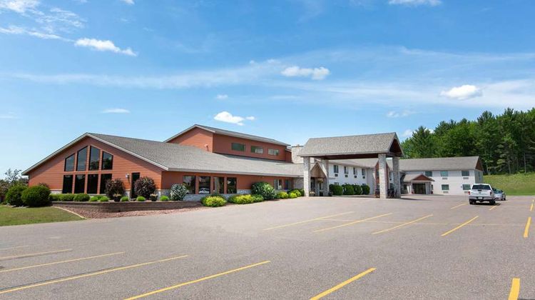 AmericInn by Wyndham Merrill Exterior