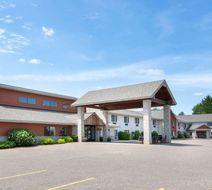 AmericInn by Wyndham Merrill Exterior