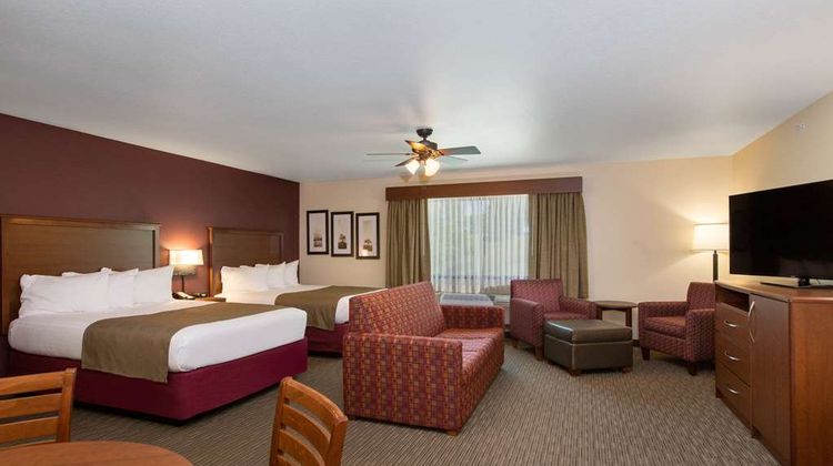 AmericInn by Wyndham Merrill Suite