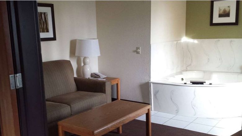 <b>AmericInn by Wyndham Grand Rapids Room</b>. Images powered by <a href="https://iceportal.shijigroup.com/" title="IcePortal" target="_blank">IcePortal</a>.