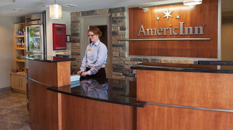 AmericInn by Wyndham Fairfield Lobby