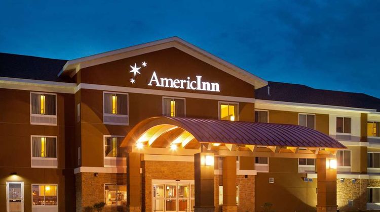 AmericInn by Wyndham Fairfield Exterior