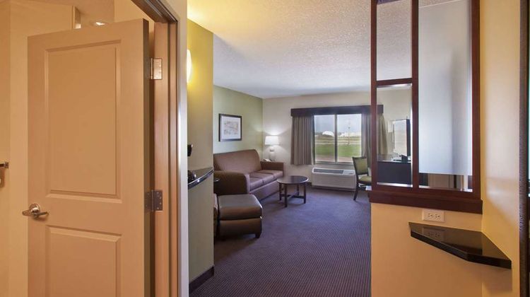 AmericInn by Wyndham Fairfield Room