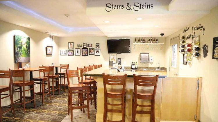 AmericInn by Wyndham Fairfield Restaurant
