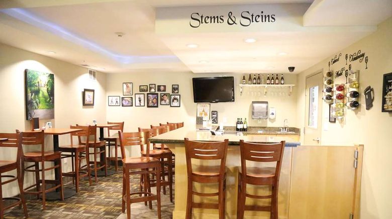 <b>AmericInn by Wyndham Fairfield Restaurant</b>. Images powered by <a href="https://iceportal.shijigroup.com/" title="IcePortal" target="_blank">IcePortal</a>.