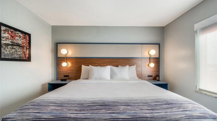 AmericInn by Wyndham Fairfield Suite