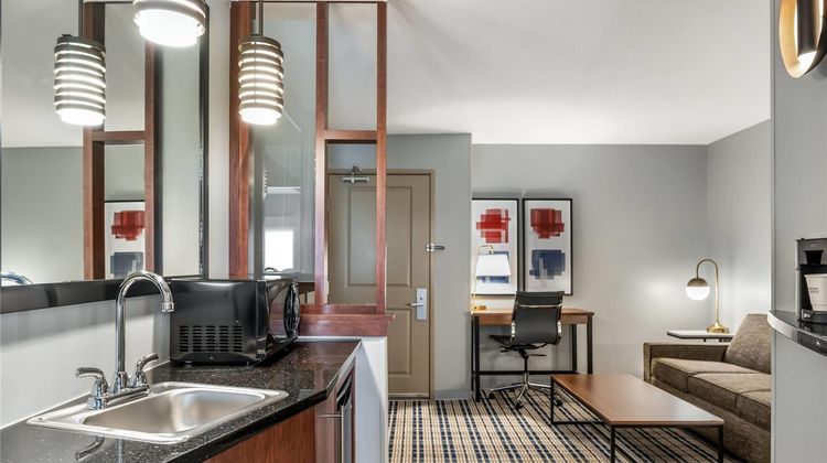 AmericInn by Wyndham Fairfield Suite
