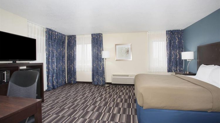 AmericInn Hotel & Suites Mount Pleasant Suite