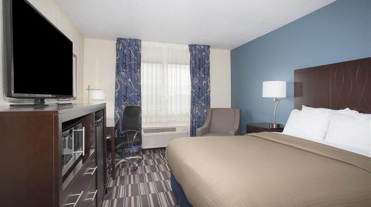 AmericInn Hotel & Suites Mount Pleasant Room