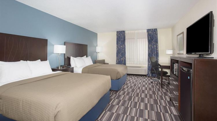 AmericInn Hotel & Suites Mount Pleasant Room