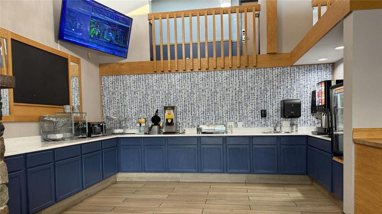 <b>AmericInn by Wyndham Sioux Falls Other</b>. Images powered by <a href="https://iceportal.shijigroup.com/" title="IcePortal" target="_blank">IcePortal</a>.