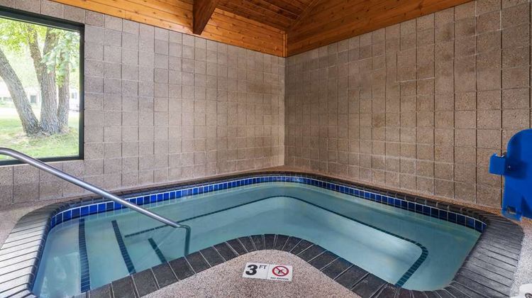 AmericInn by Wyndham Lake City Pool