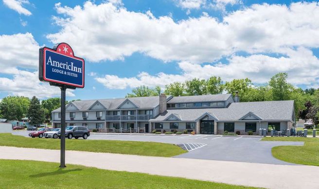 AmericInn by Wyndham Lake City Exterior