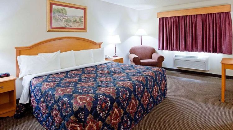 AmericInn by Wyndham Silver City Room