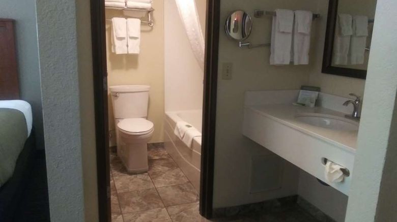 <b>AmericInn by Wyndham Red Wing Room</b>. Images powered by <a href="https://iceportal.shijigroup.com/" title="IcePortal" target="_blank">IcePortal</a>.