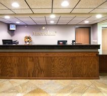 AmericInn by Wyndham New London Lobby