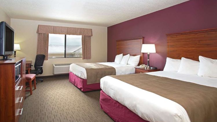 AmericInn by Wyndham New London Room