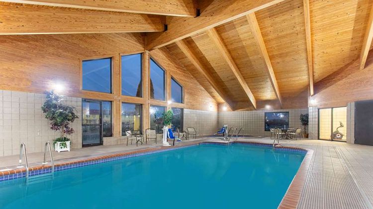 AmericInn by Wyndham New London Pool