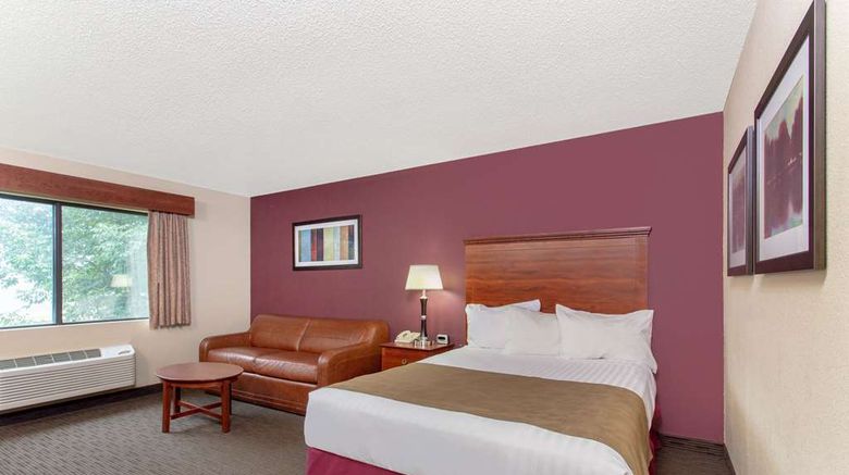 <b>AmericInn by Wyndham New London Room</b>. Images powered by <a href="https://iceportal.shijigroup.com/" title="IcePortal" target="_blank">IcePortal</a>.