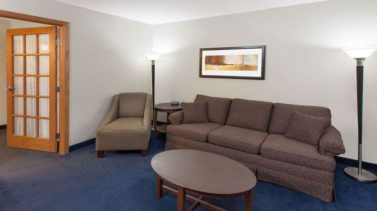 AmericInn by Wyndham Webster City Suite