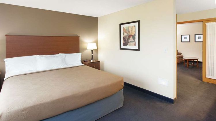 AmericInn by Wyndham Webster City Suite