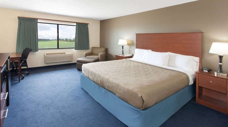 AmericInn by Wyndham Webster City Room