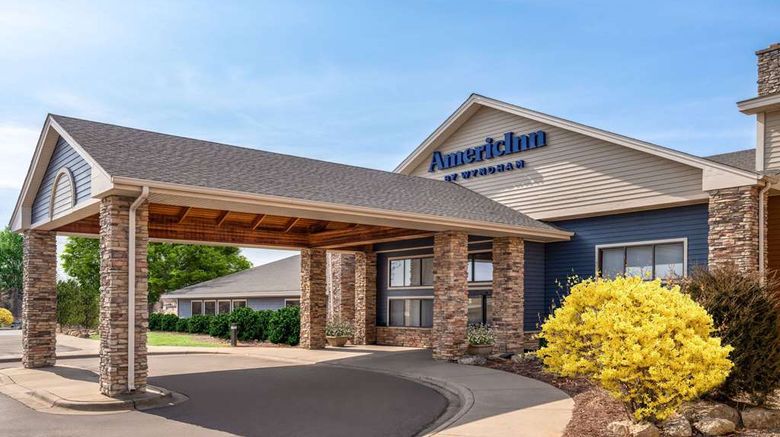 <b>AmericInn by Wyndham Shakopee Exterior</b>. Images powered by <a href="https://iceportal.shijigroup.com/" title="IcePortal" target="_blank">IcePortal</a>.